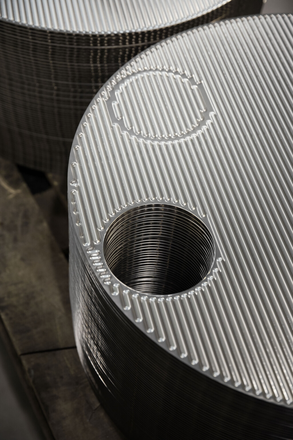 Vahterus plate pack in production