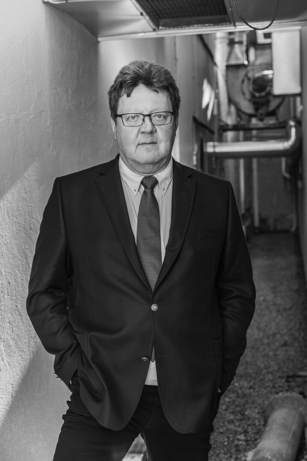 Employee05 bw vertical 2000x3000 20231003 1